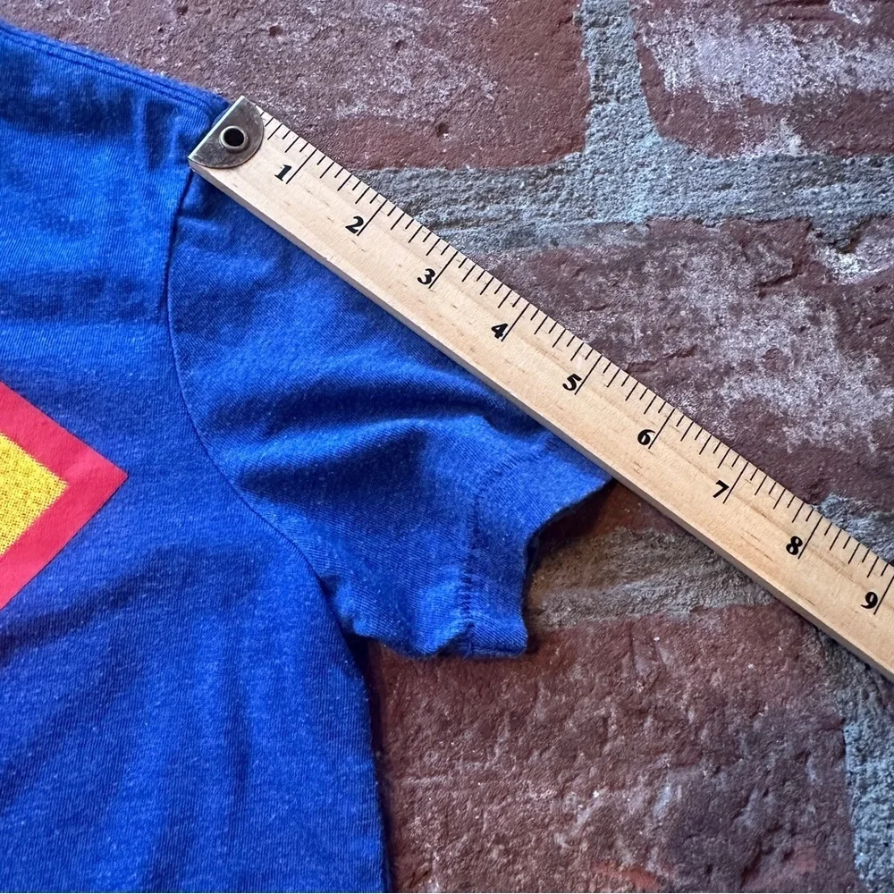 Gap x DC Comics Superman S/S Pullover Graphic Small T-Shirt Boys Blue Yellow Red